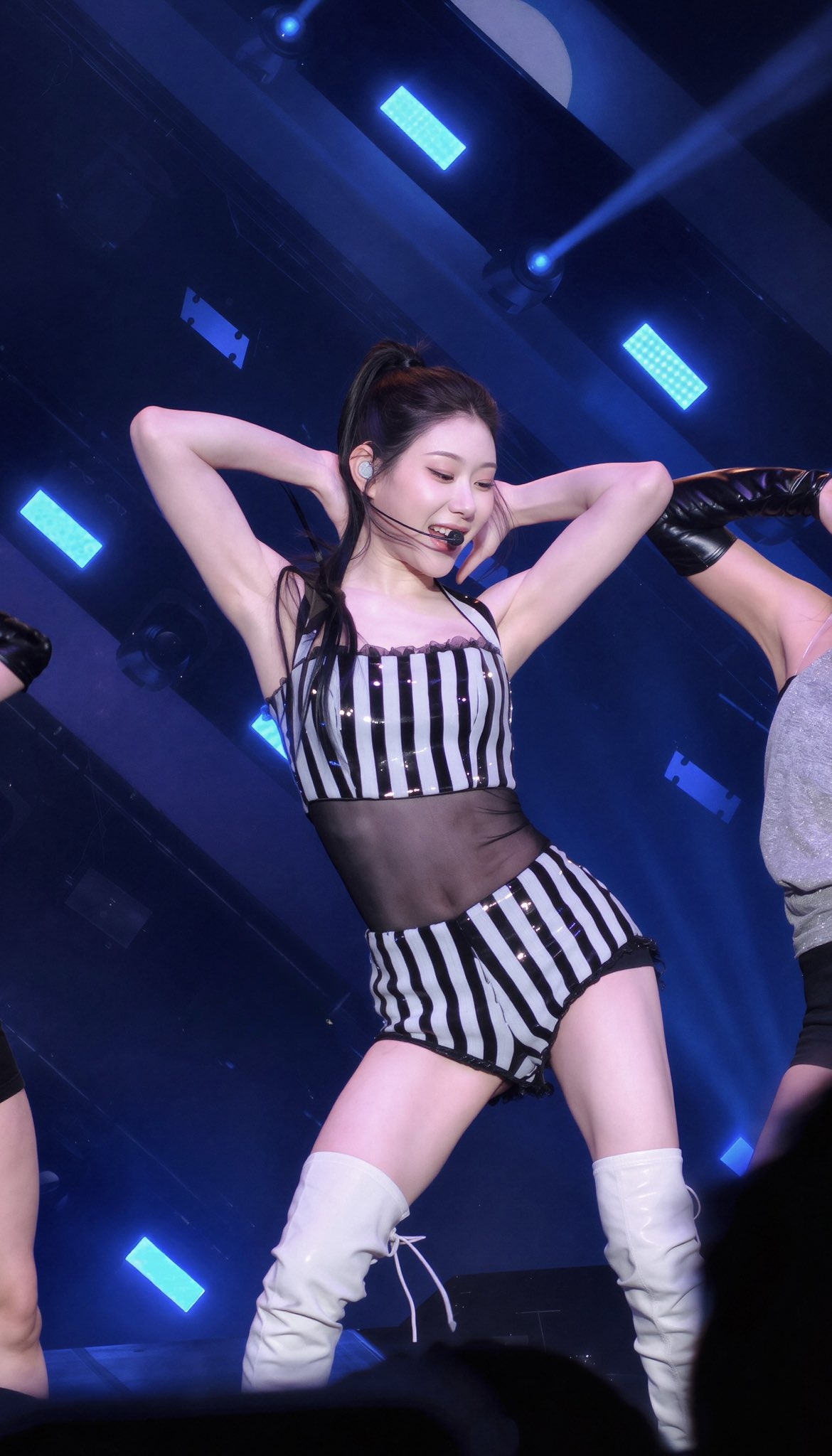 【エロPOP】 ITZY チェリョンの太ももアピール画像
