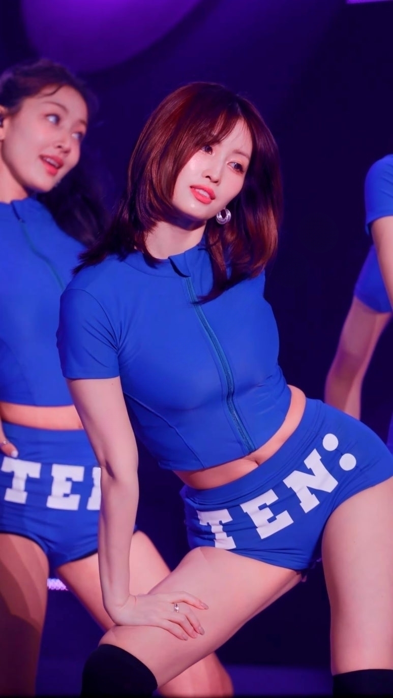 【K-POP】 カラダのメリハリがエ〇すぎるTwice モモ_画像（10pics）
