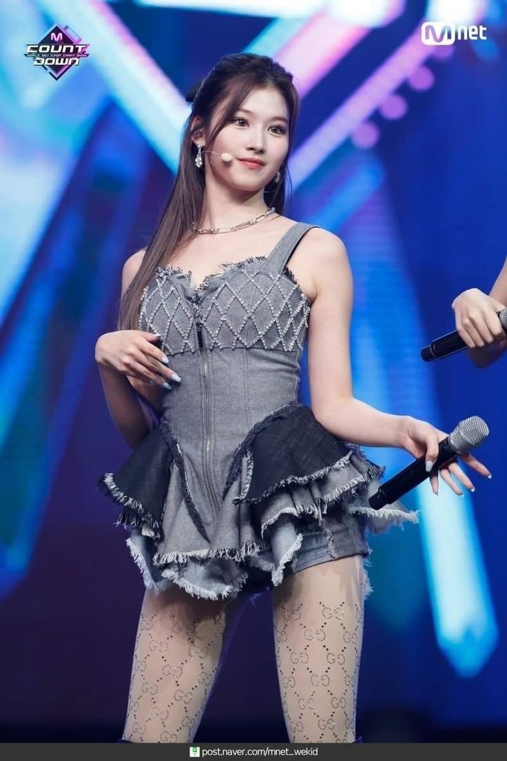 【K-POP】 TWICE サナのパンストエロ画像