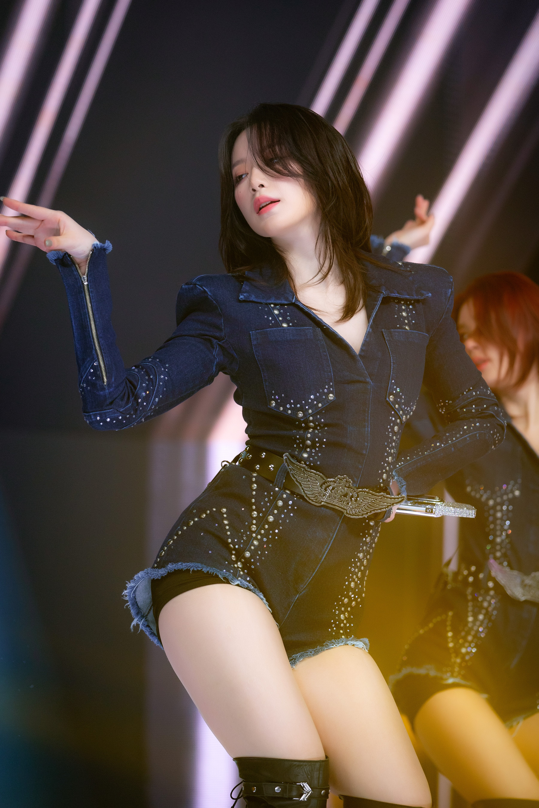 【K-POP】 (G)I-DLE シュファ様の太ももエロ画像