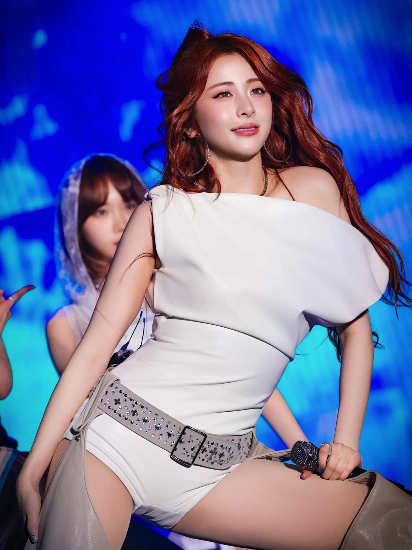 【K-POP】 Le sserafim ユンジン様の卑猥な太もも美脚画像
